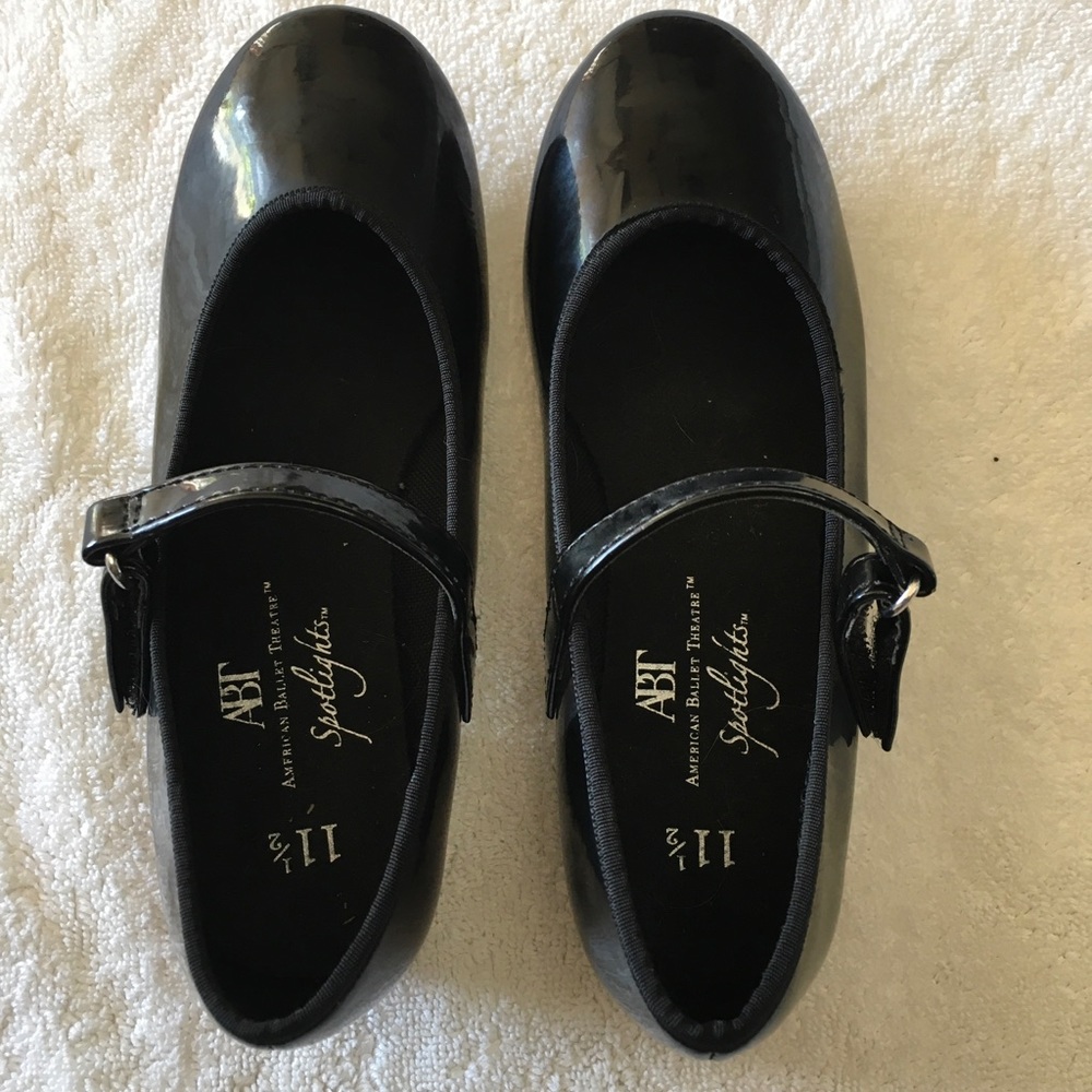 Tap dance shoes